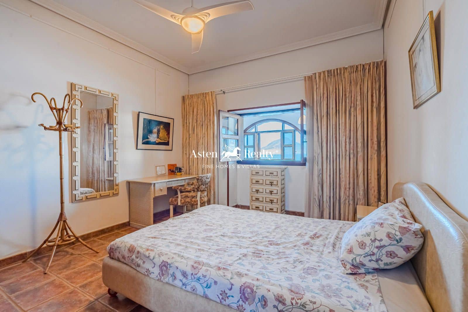 4 soveværelse Villa til salg i El Medano med garage - € 729.000 (Ref: 8810881)