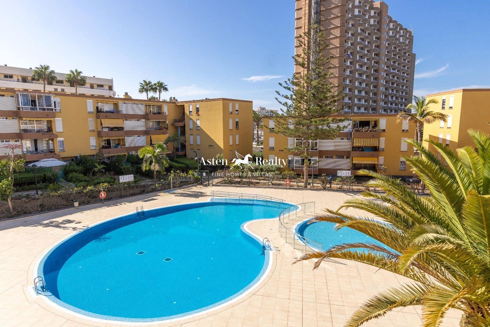 3 slaapkamer Flat te koop in Los Cristianos met zwembad - € 365.000 (Ref: 8815173)