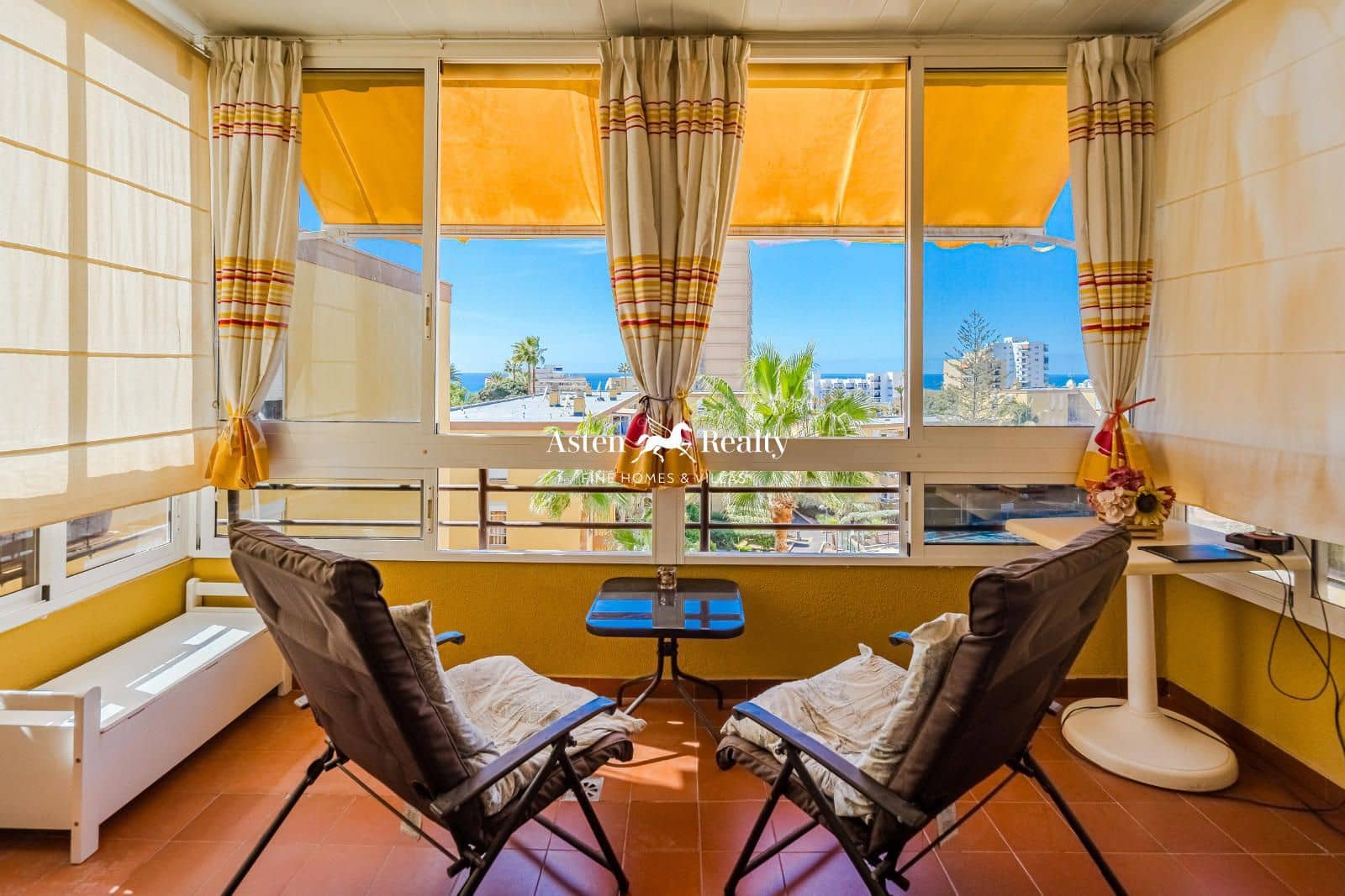 3 slaapkamer Flat te koop in Los Cristianos met zwembad - € 365.000 (Ref: 8815173)