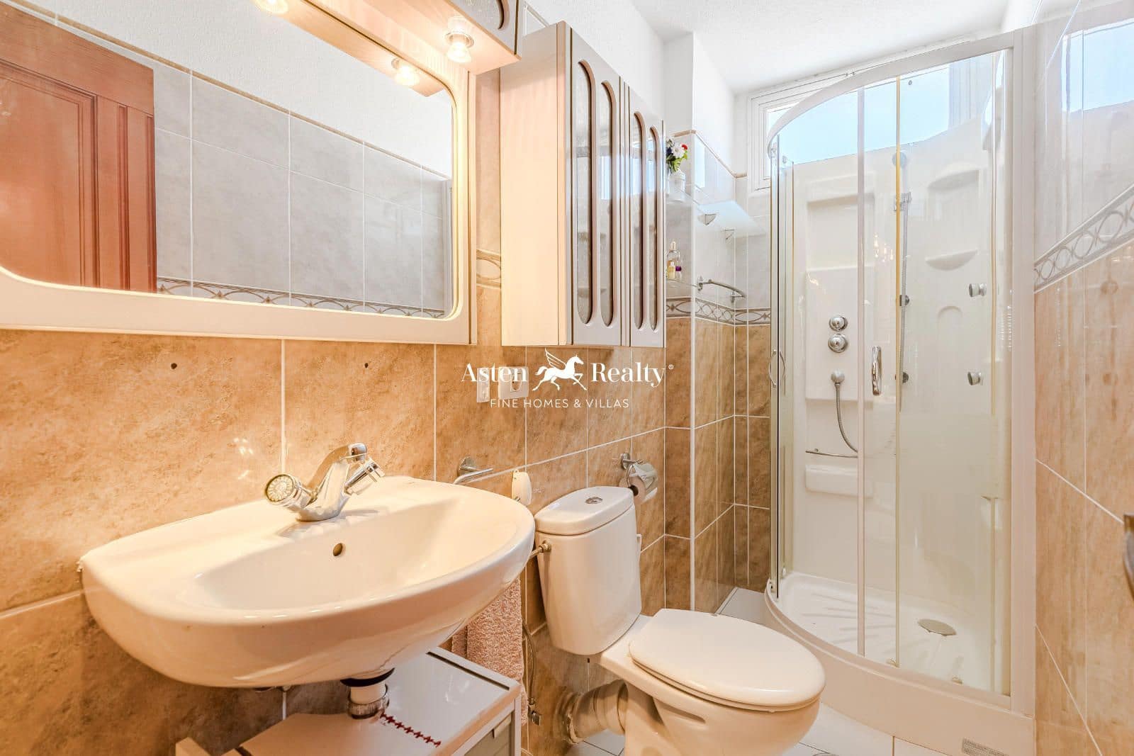 3 slaapkamer Flat te koop in Los Cristianos met zwembad - € 365.000 (Ref: 8815173)