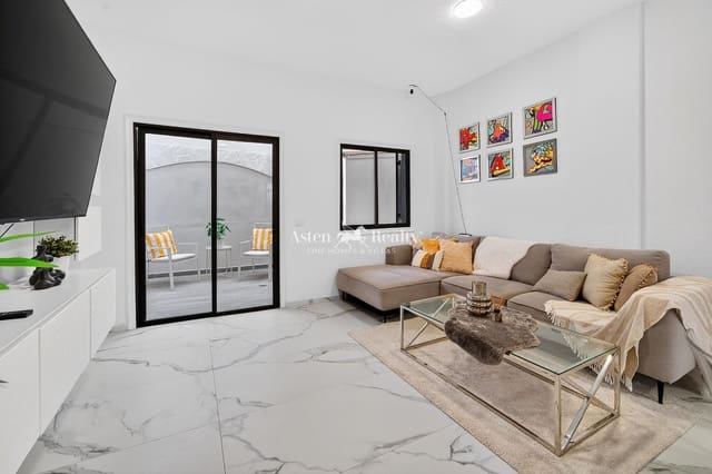 2 soverom Hus til salgs i Chayofa, Arona med svømmebasseng garasje - € 360 000 (Ref: 8820617)
