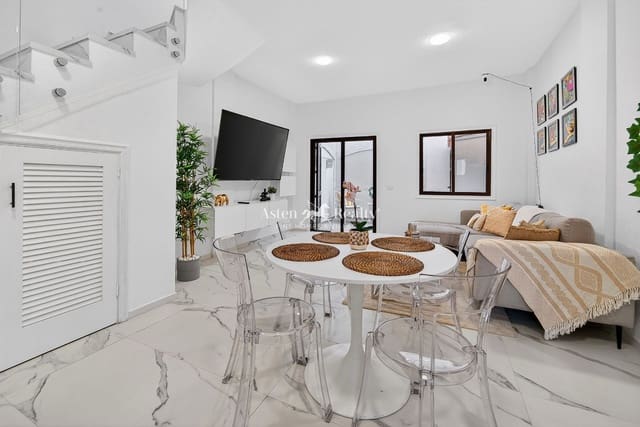 2 soverom Hus til salgs i Chayofa, Arona med svømmebasseng garasje - € 360 000 (Ref: 8820617)