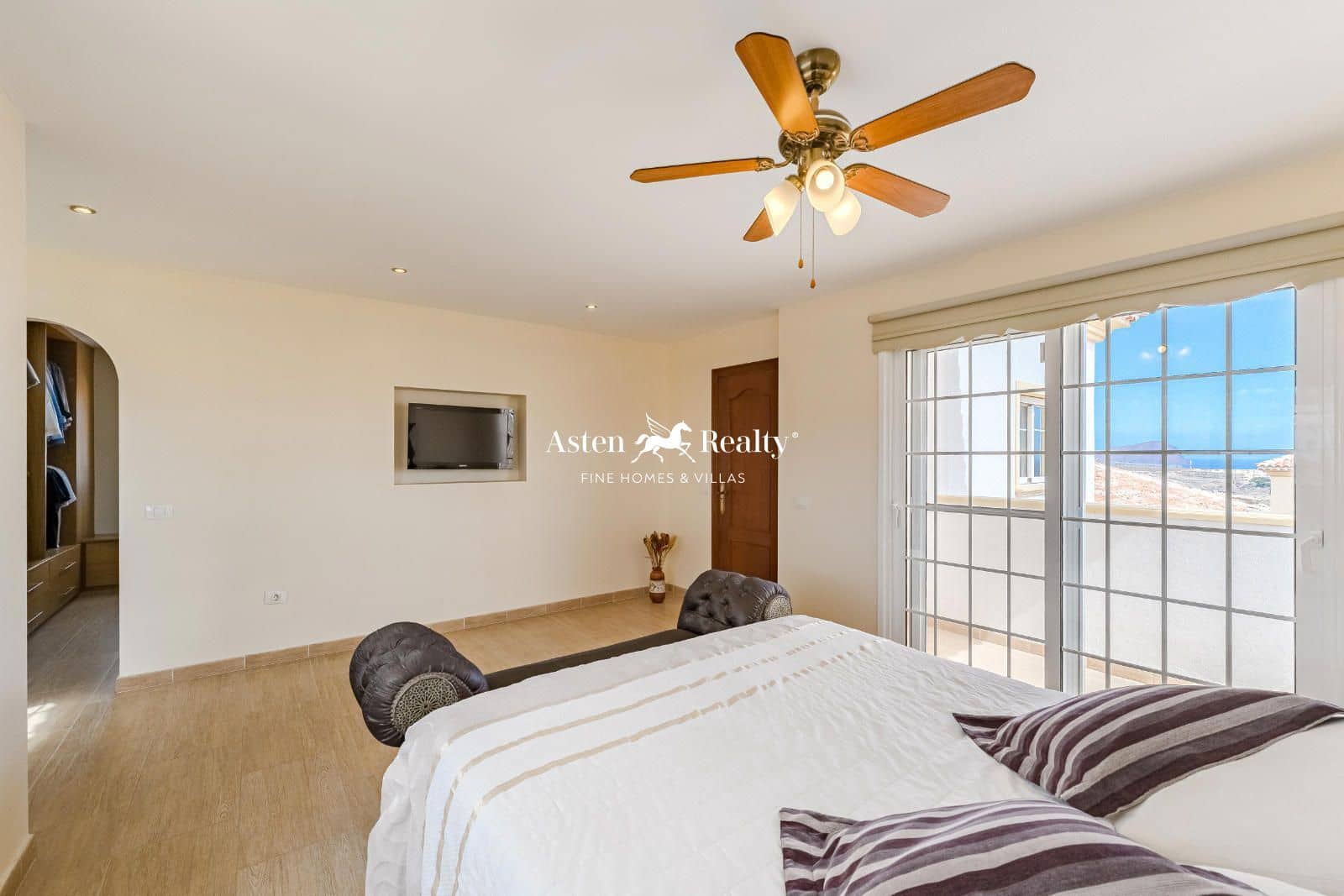 4 slaapkamer Huis te koop in Golf del Sur met zwembad garage - € 1.600.000 (Ref: 8824264)