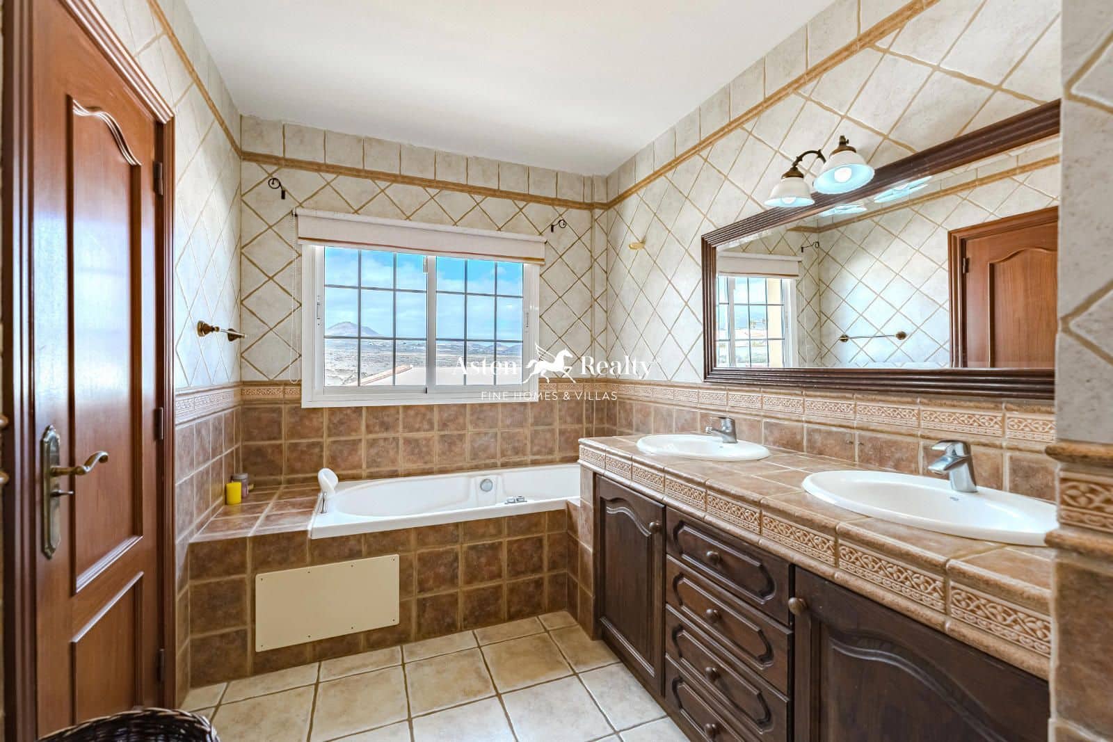 4 slaapkamer Huis te koop in Golf del Sur met zwembad garage - € 1.600.000 (Ref: 8824264)