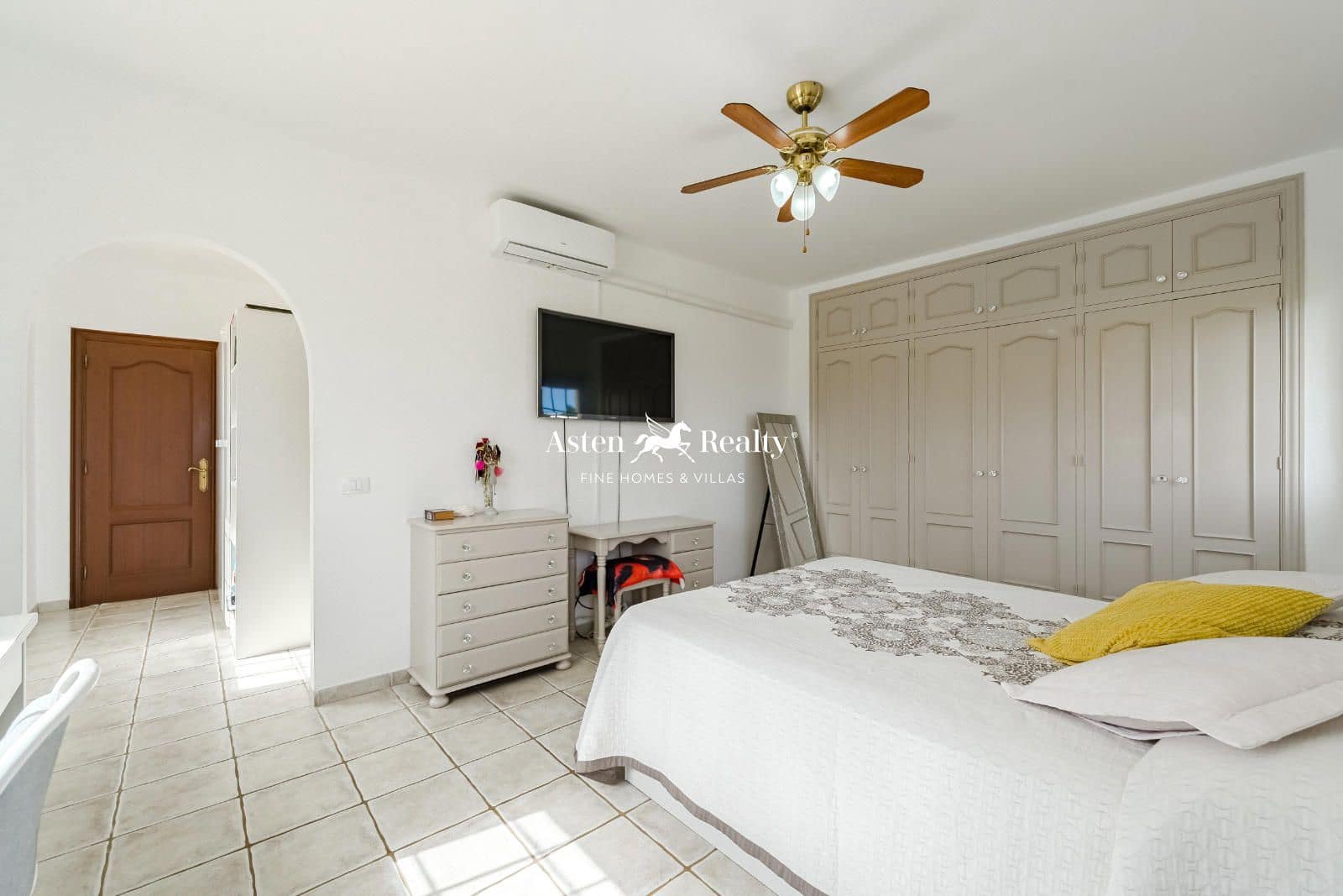 4 slaapkamer Huis te koop in Golf del Sur met zwembad garage - € 1.600.000 (Ref: 8824264)