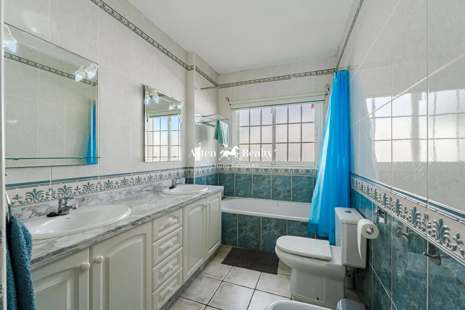 4 slaapkamer Huis te koop in Golf del Sur met zwembad garage - € 1.600.000 (Ref: 8824264)