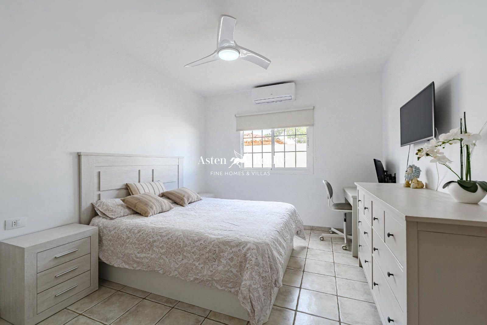 4 slaapkamer Huis te koop in Golf del Sur met zwembad garage - € 1.600.000 (Ref: 8824264)