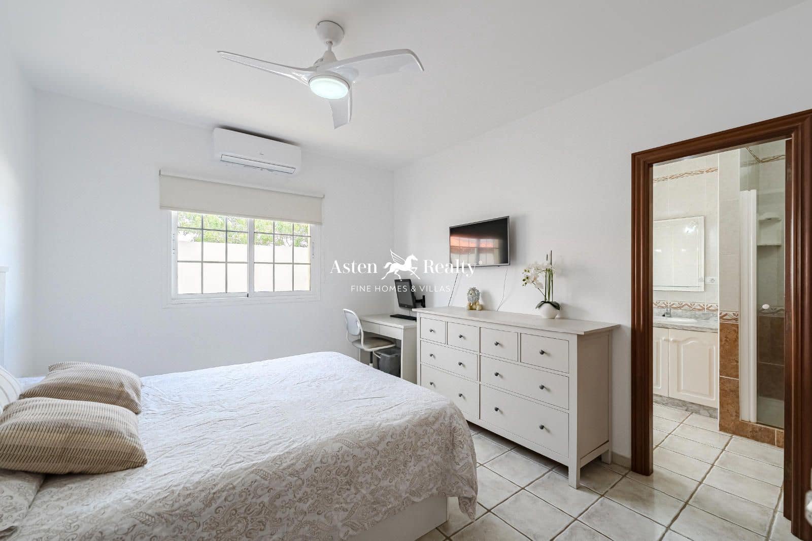 4 slaapkamer Huis te koop in Golf del Sur met zwembad garage - € 1.600.000 (Ref: 8824264)