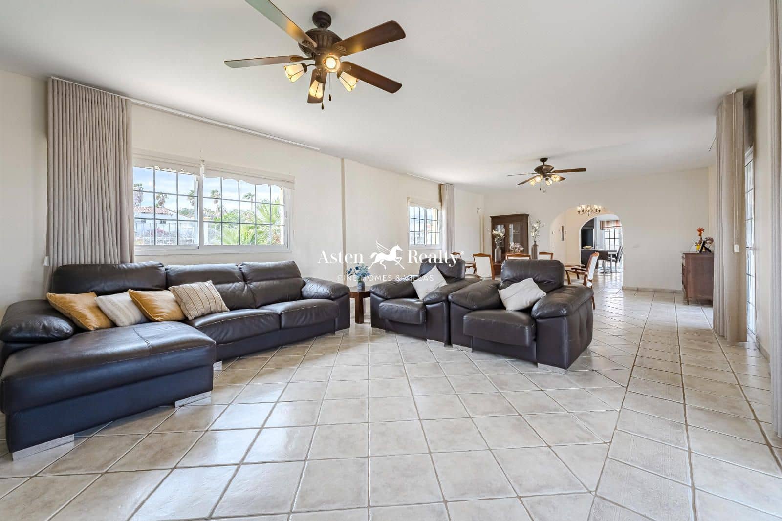 4 slaapkamer Huis te koop in Golf del Sur met zwembad garage - € 1.600.000 (Ref: 8824264)