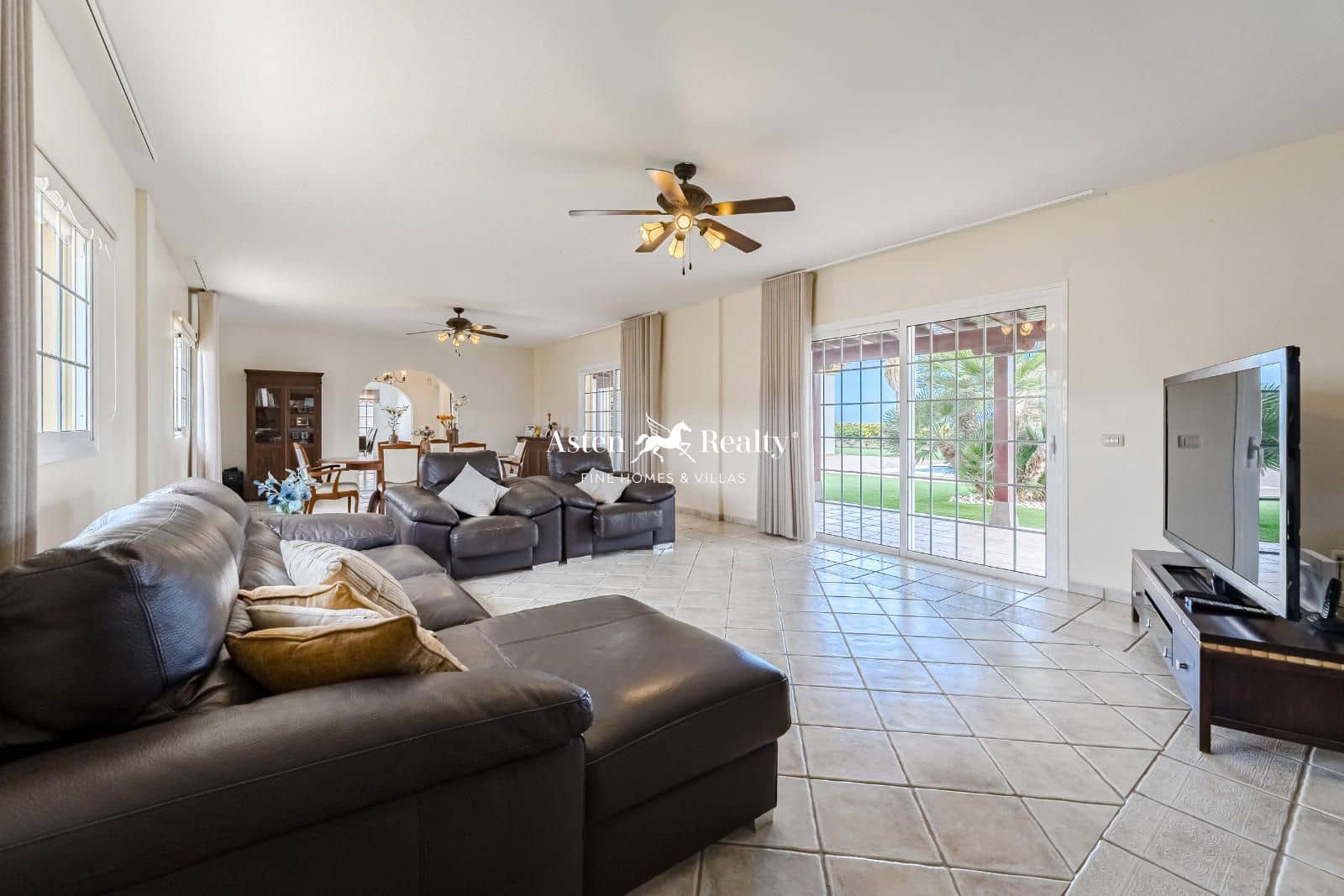 4 slaapkamer Huis te koop in Golf del Sur met zwembad garage - € 1.600.000 (Ref: 8824264)