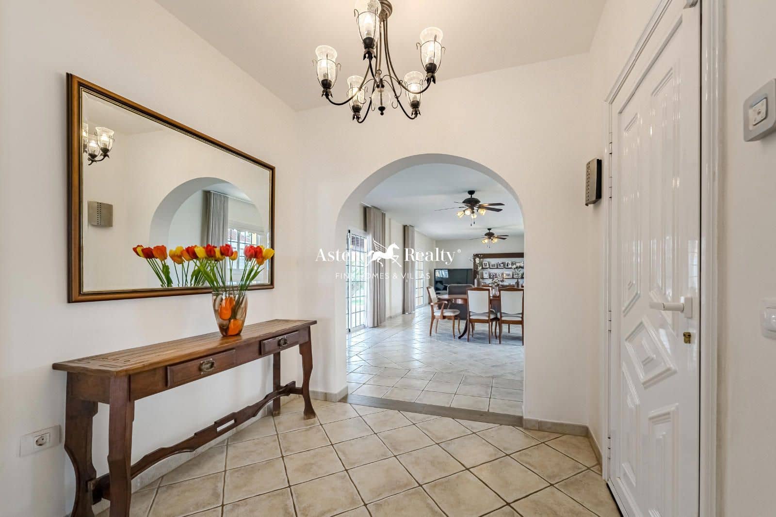 4 slaapkamer Huis te koop in Golf del Sur met zwembad garage - € 1.600.000 (Ref: 8824264)