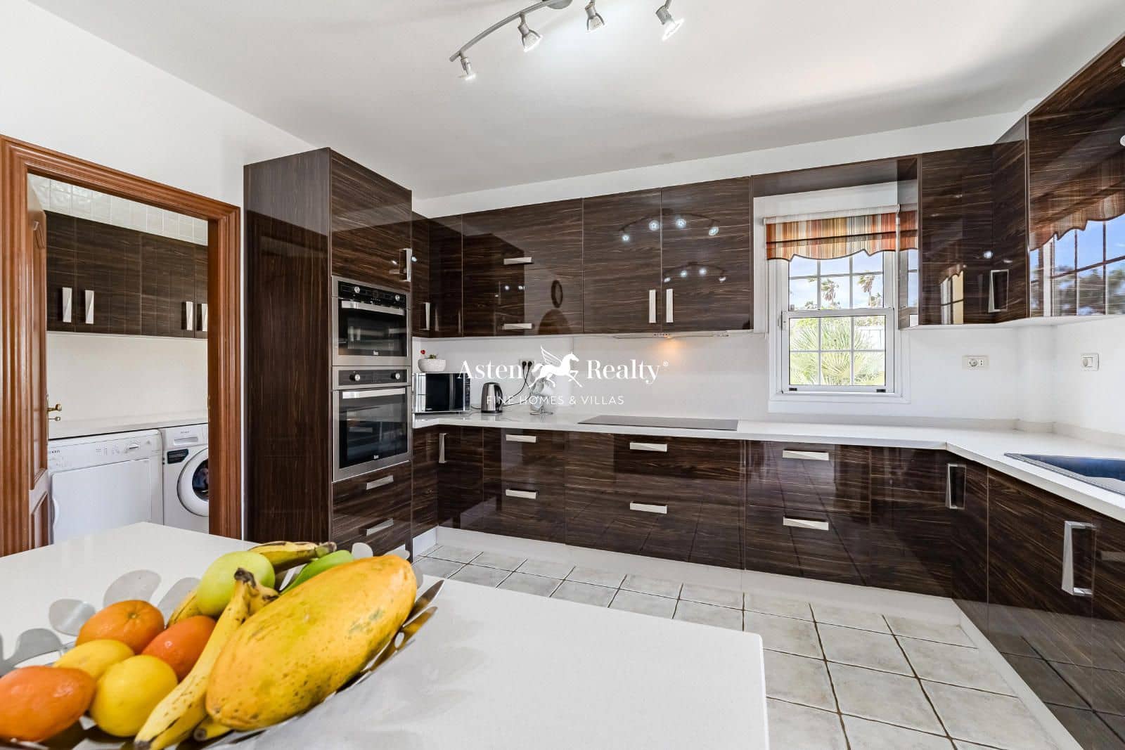 4 slaapkamer Huis te koop in Golf del Sur met zwembad garage - € 1.600.000 (Ref: 8824264)