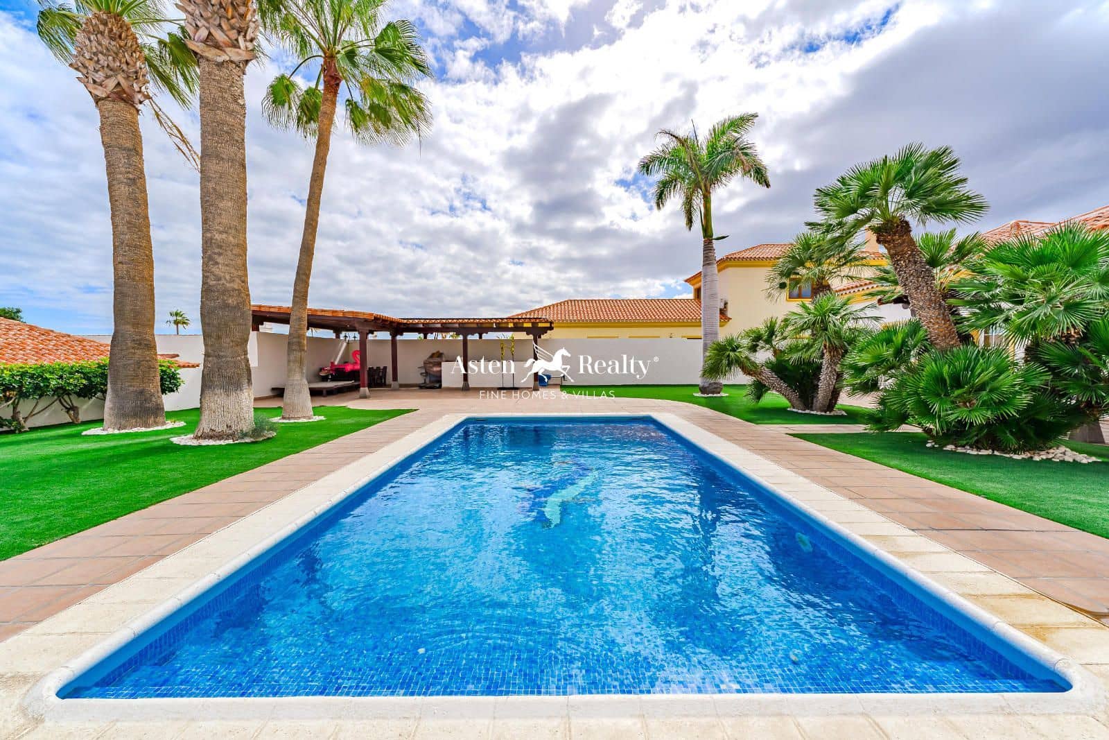 4 slaapkamer Huis te koop in Golf del Sur met zwembad garage - € 1.600.000 (Ref: 8824264)