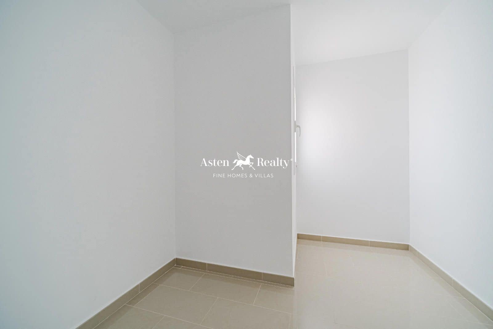 5 bedroom Townhouse for sale in Garachico with garage - € 975,000 (Ref: 8842265)