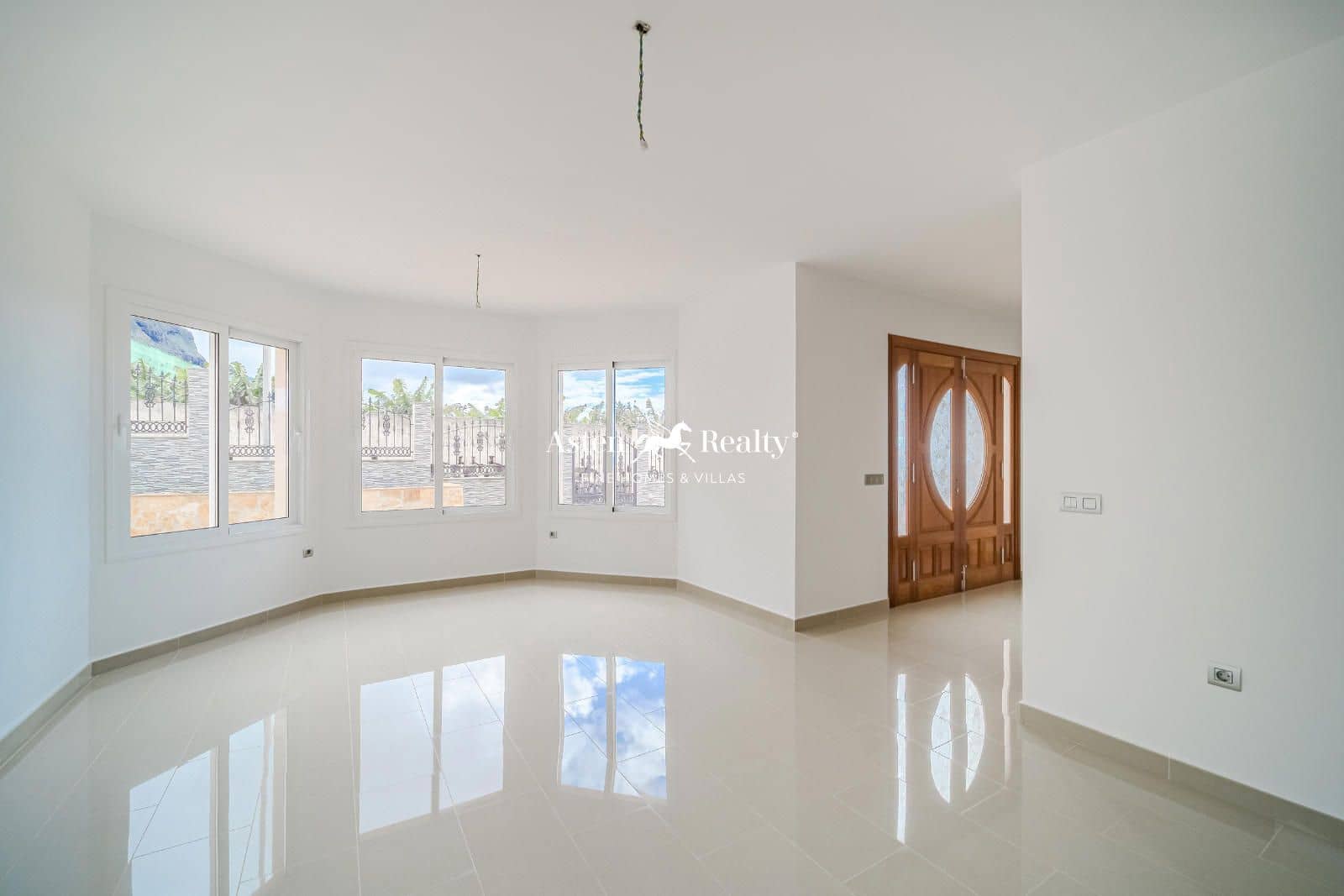5 bedroom Townhouse for sale in Garachico with garage - € 975,000 (Ref: 8842265)