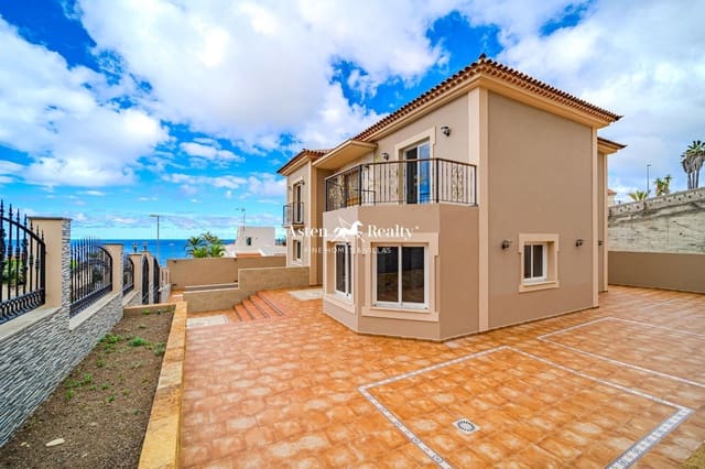 5 bedroom Townhouse for sale in Garachico with garage - € 975,000 (Ref: 8842265)