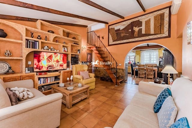 4 slaapkamer Bungalow te koop in Golf del Sur, San Miguel de Abona met zwembad - € 469.000 (Ref: 8846657)