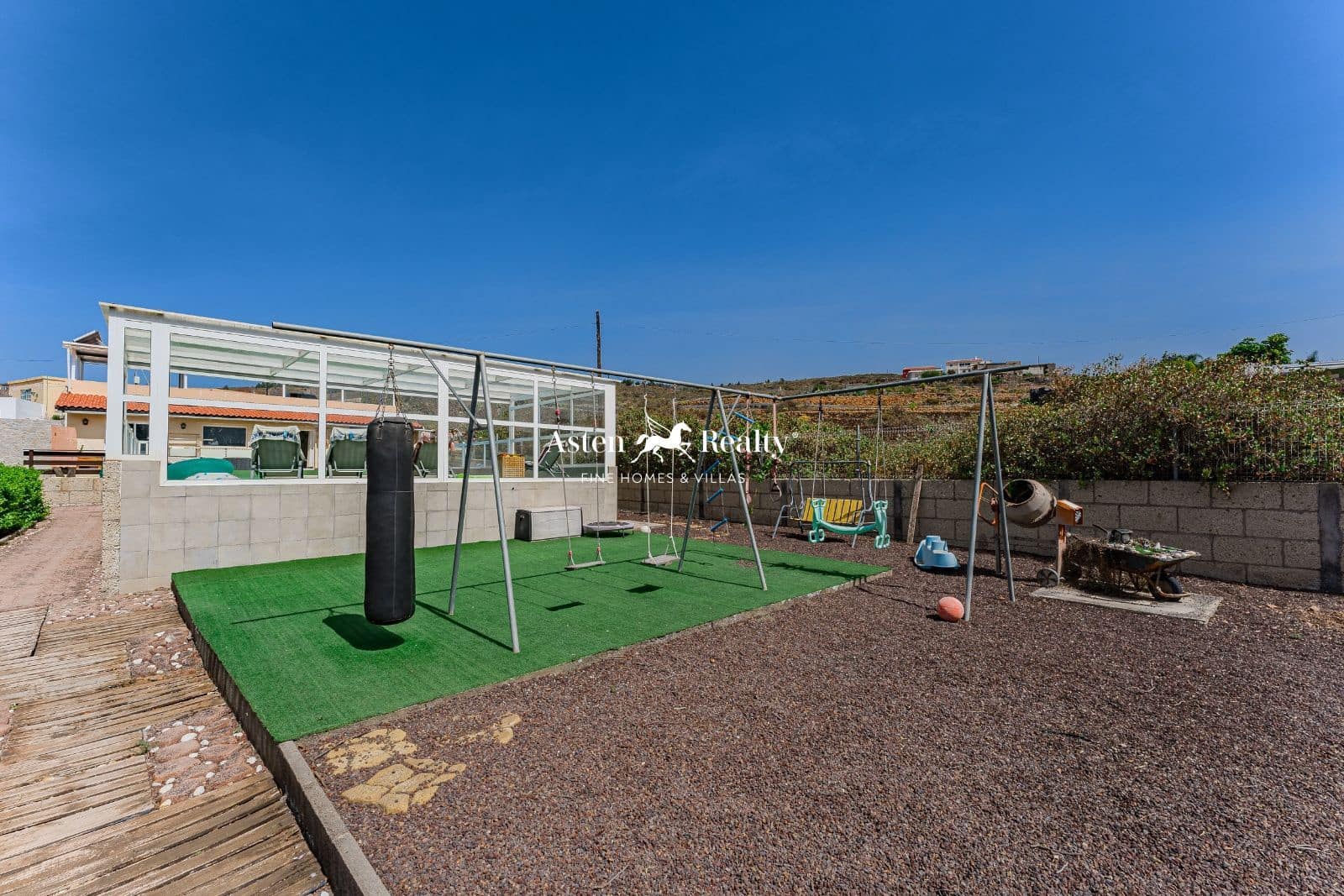 6 slaapkamer Villa te koop in San Miguel de Abona met zwembad garage - € 860.000 (Ref: 8897318)