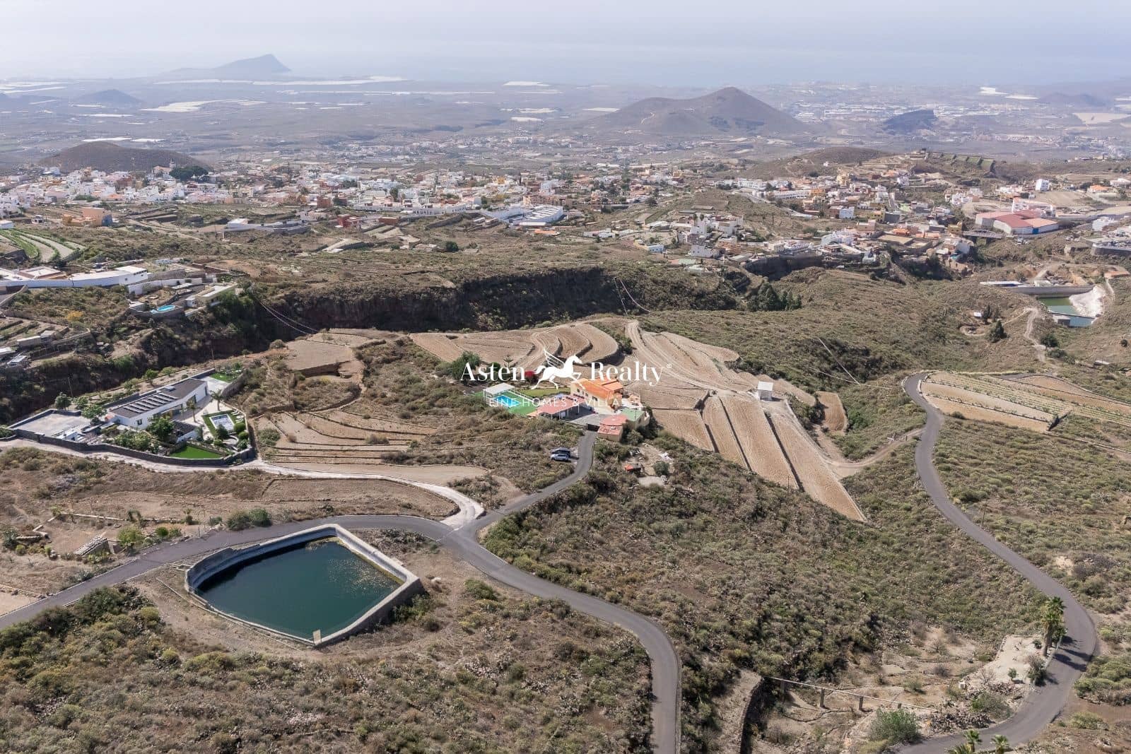 6 slaapkamer Villa te koop in San Miguel de Abona met zwembad garage - € 860.000 (Ref: 8897318)