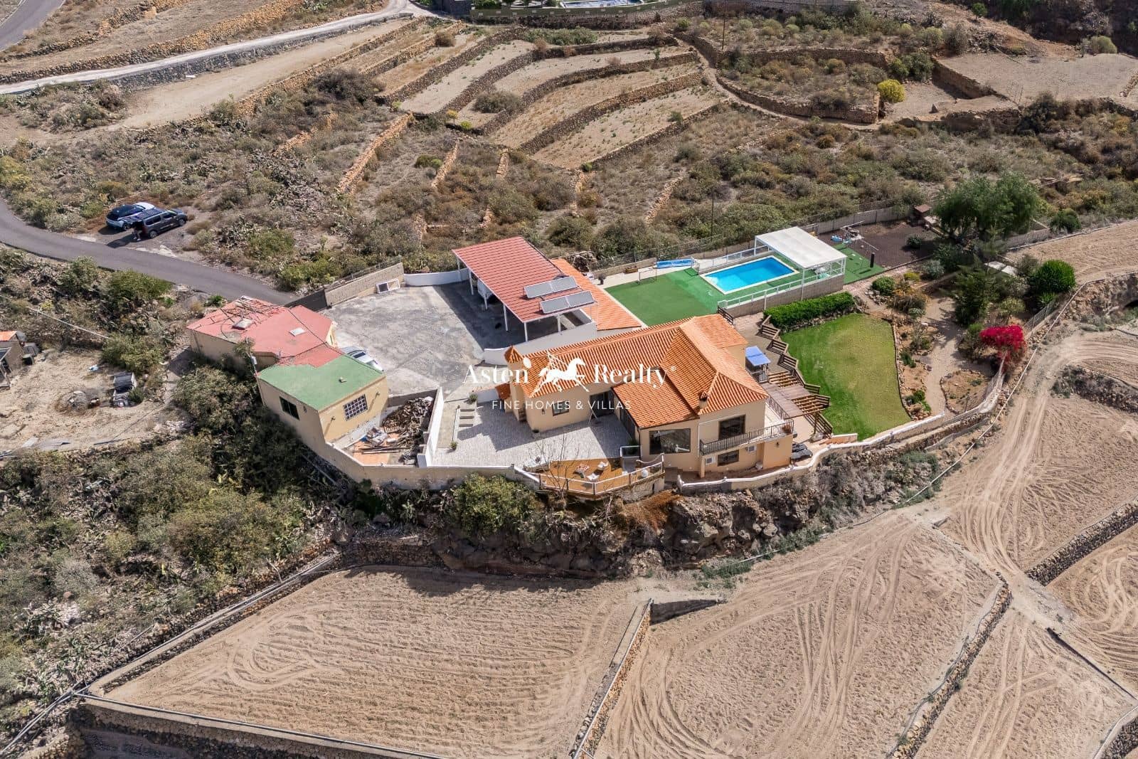 6 slaapkamer Villa te koop in San Miguel de Abona met zwembad garage - € 860.000 (Ref: 8897318)