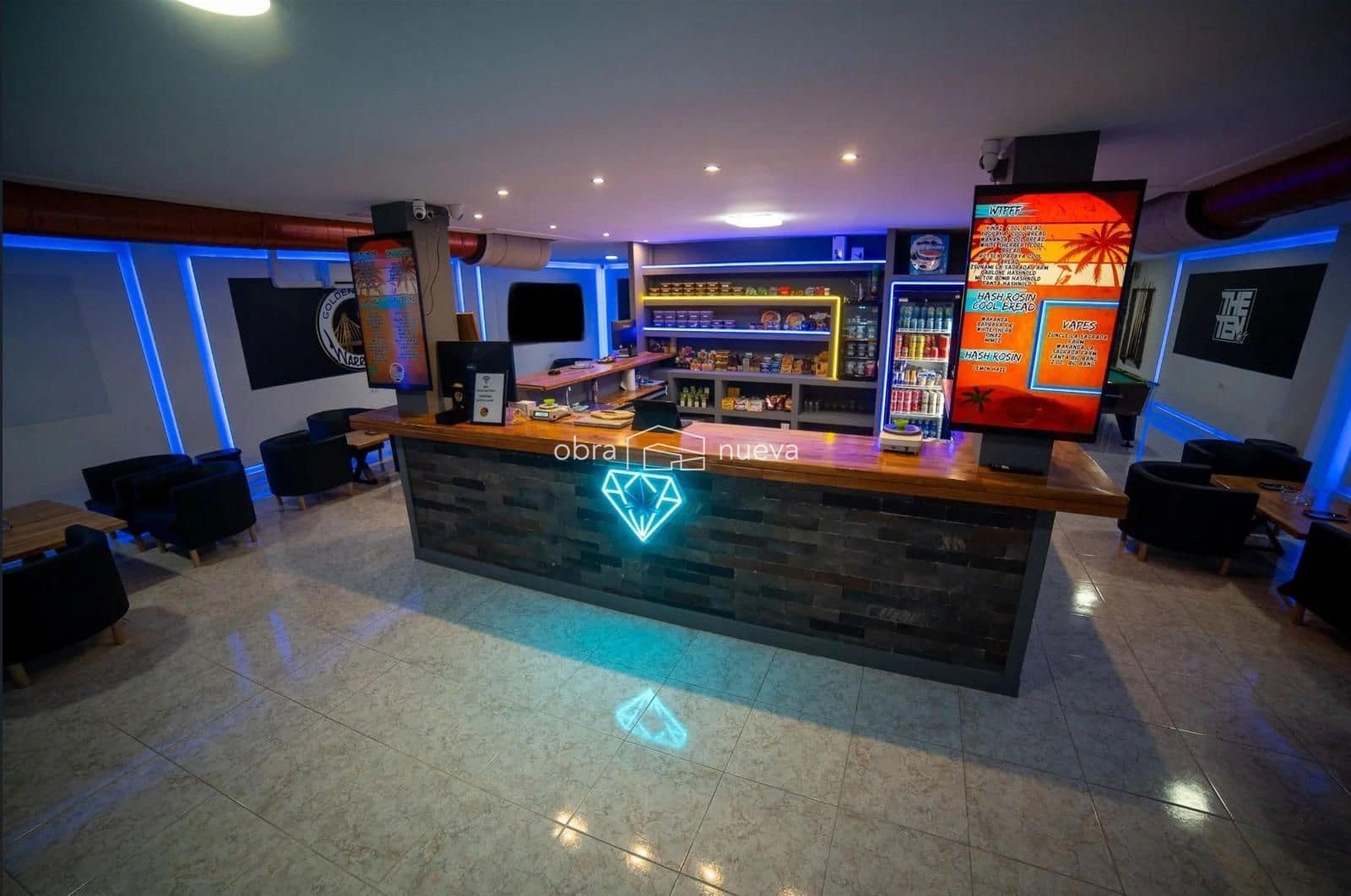 Virksomhed til salg i Playa del Duque - € 1.400.000 (Ref: 8901411)