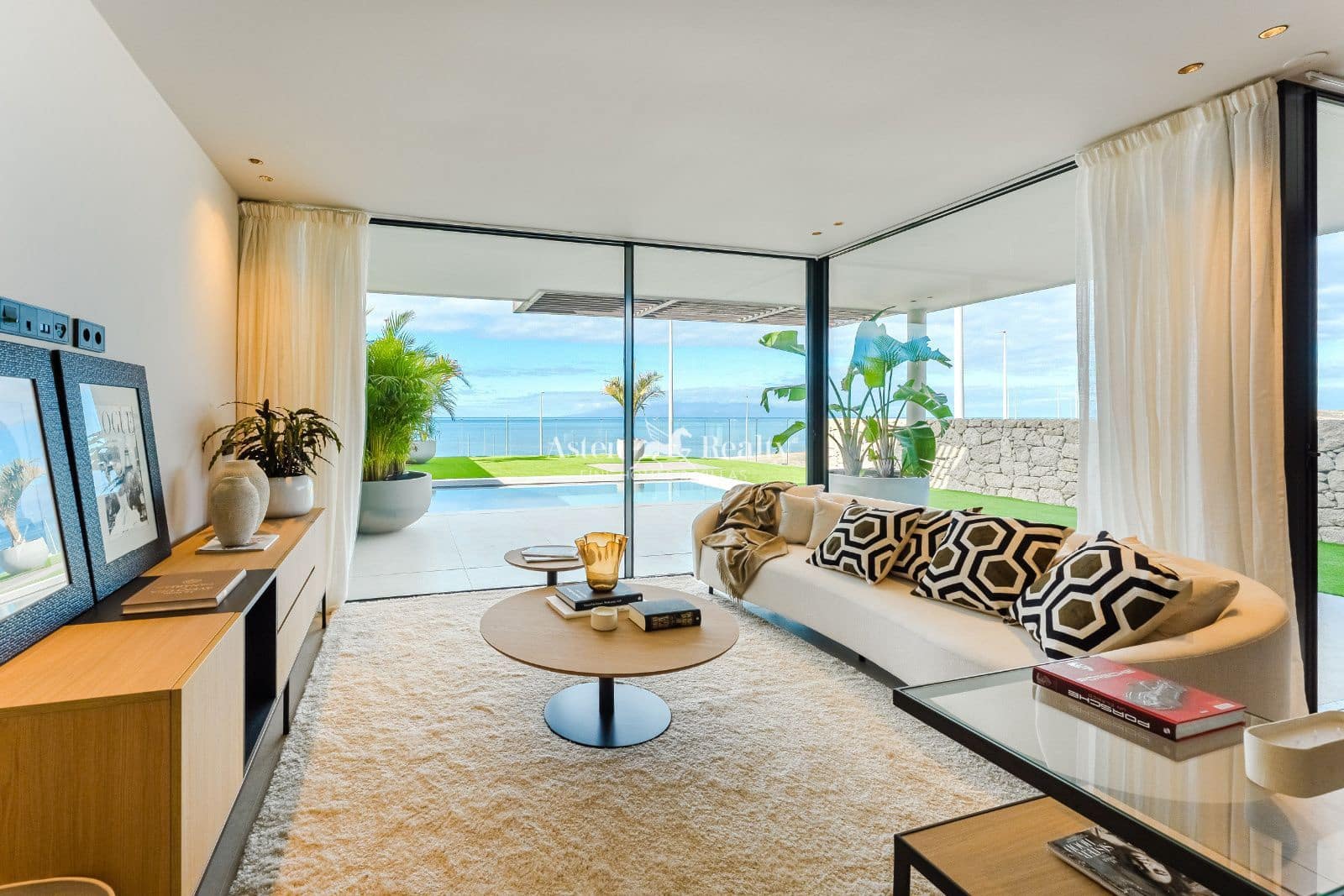 2 soverom Penthouse til salgs i Callao Salvaje med svømmebasseng garasje - € 1 195 000 (Ref: 8901412)