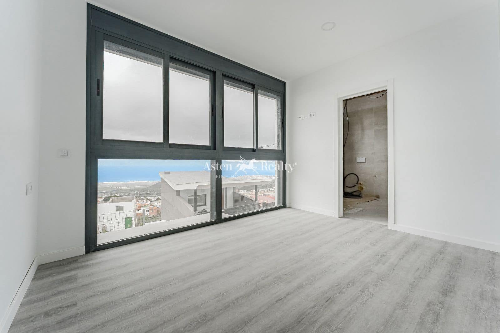 3 soveværelse Villa til salg i San Miguel de Abona med garage - € 420.000 (Ref: 8912188)