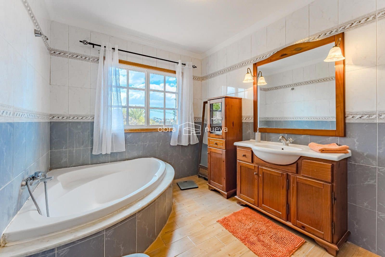 4 soveværelse Byhus til salg i San Miguel de Abona med swimmingpool garage - € 1.280.000 (Ref: 8917469)