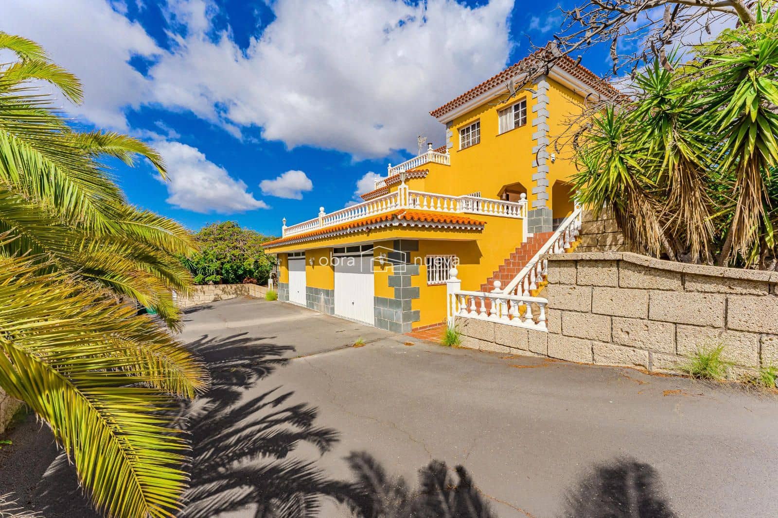 4 soveværelse Byhus til salg i San Miguel de Abona med swimmingpool garage - € 1.280.000 (Ref: 8917469)