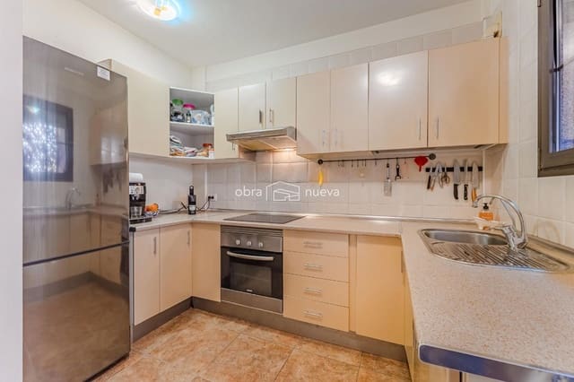 3 slaapkamer Huis te koop in El Medano, Granadilla de Abona met garage - € 455.000 (Ref: 8918409)