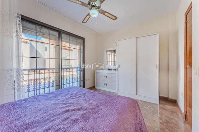 3 slaapkamer Huis te koop in El Medano, Granadilla de Abona met garage - € 455.000 (Ref: 8918409)