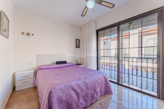 3 slaapkamer Huis te koop in El Medano, Granadilla de Abona met garage - € 455.000 (Ref: 8918409)