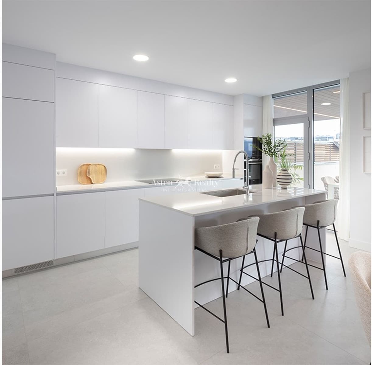 3 soveværelse Penthouse til salg i Marbella med swimmingpool garage - € 1.395.000 (Ref: 8940736)