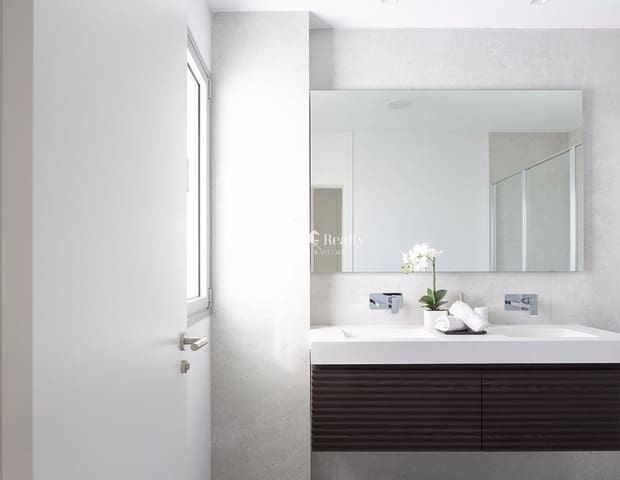 3 chambre Penthouse à vendre à Bahía de Marbella, Marbella avec piscine garage - 1 395 000 € (Ref: 8940736)