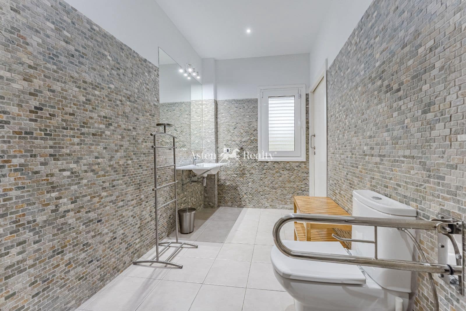 5 bedroom Townhouse for sale in Los Cristianos with pool garage - € 1,700,000 (Ref: 8940816)