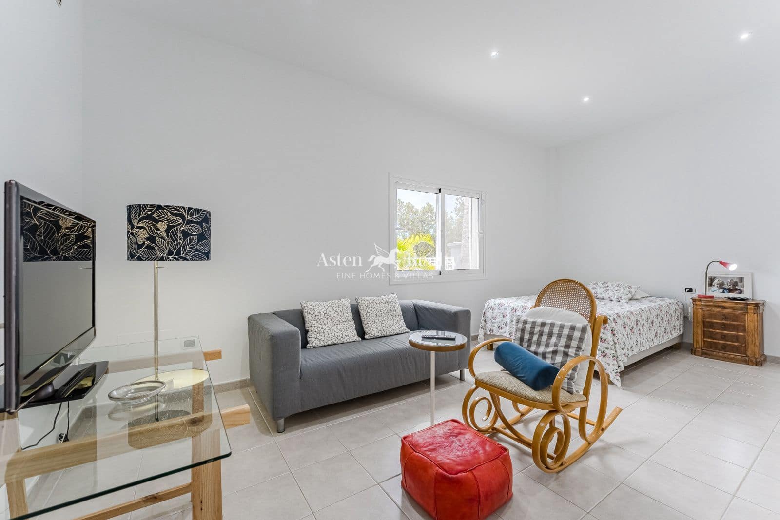 5 bedroom Townhouse for sale in Los Cristianos with pool garage - € 1,700,000 (Ref: 8940816)