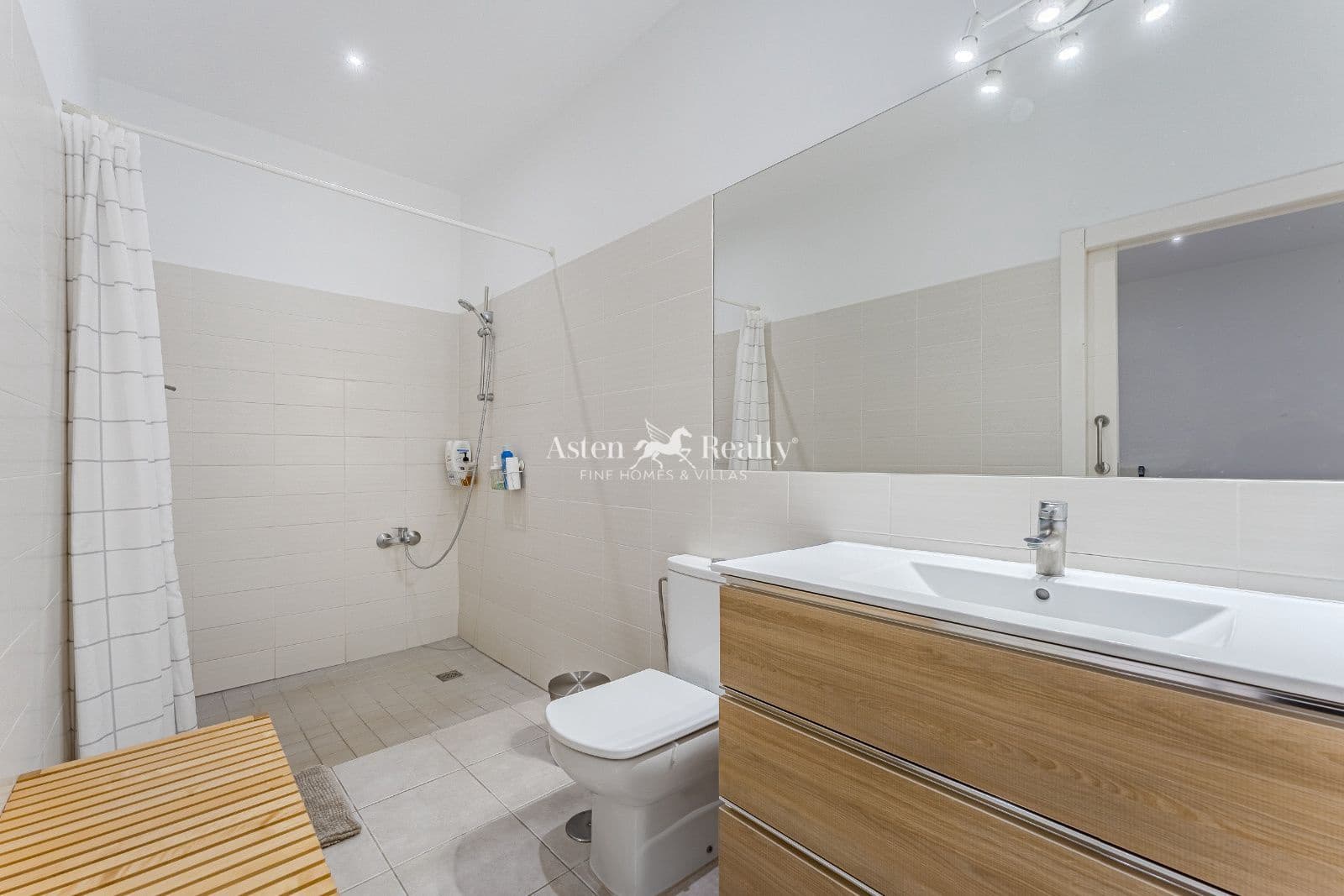 5 bedroom Townhouse for sale in Los Cristianos with pool garage - € 1,700,000 (Ref: 8940816)