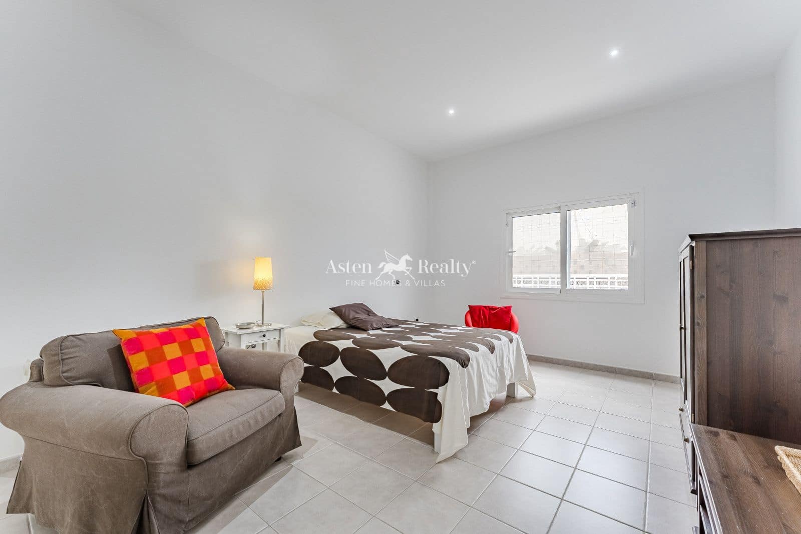 5 bedroom Townhouse for sale in Los Cristianos with pool garage - € 1,700,000 (Ref: 8940816)