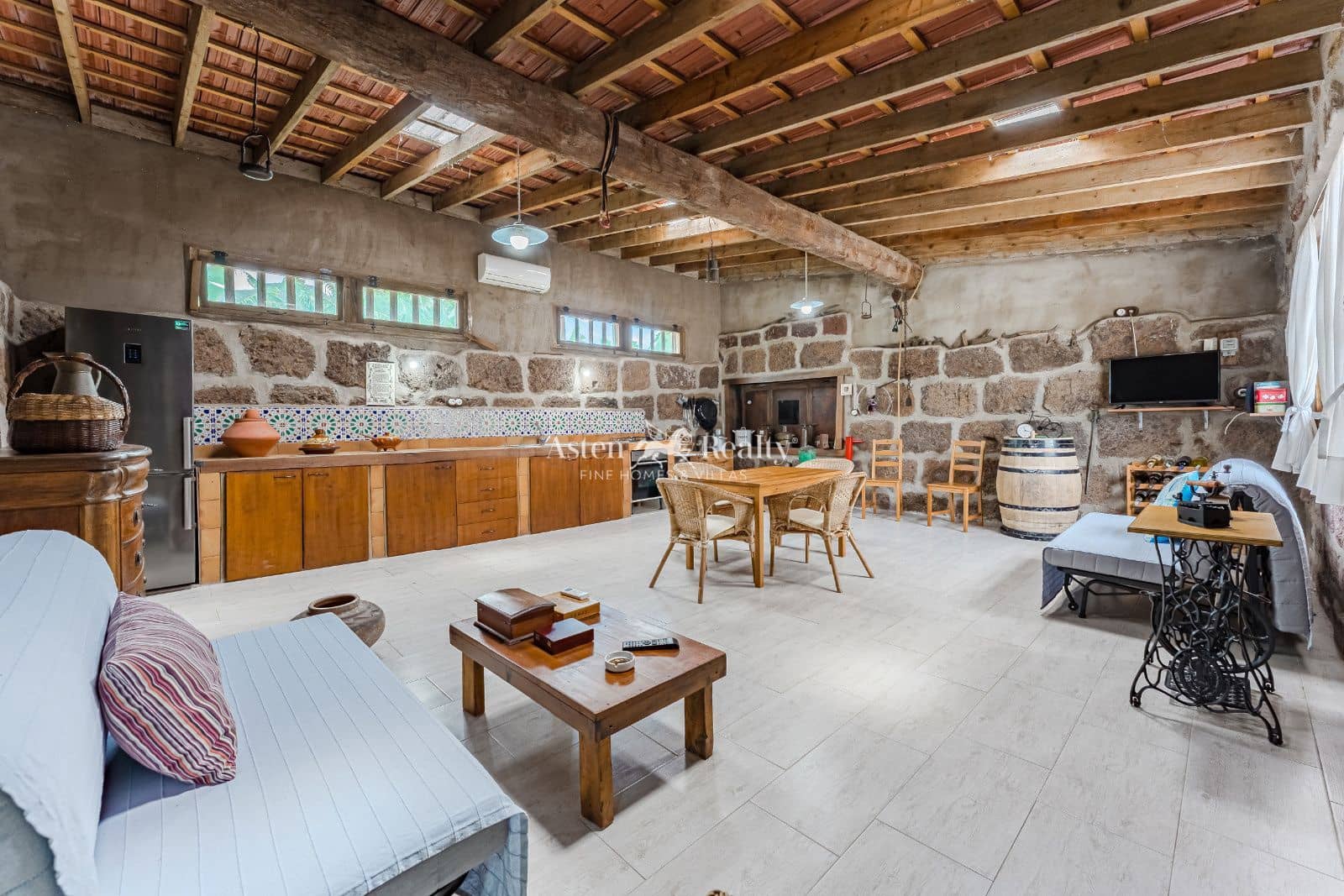 5 bedroom Townhouse for sale in Los Cristianos with pool garage - € 1,700,000 (Ref: 8940816)