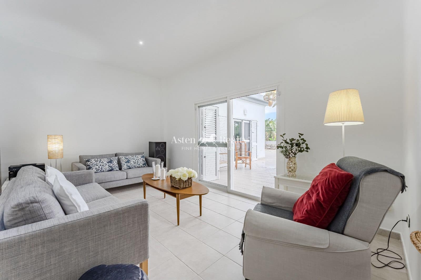 5 bedroom Townhouse for sale in Los Cristianos with pool garage - € 1,700,000 (Ref: 8940816)