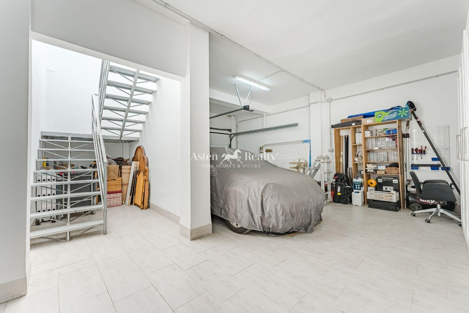 5 bedroom Townhouse for sale in Los Cristianos with pool garage - € 1,700,000 (Ref: 8940816)