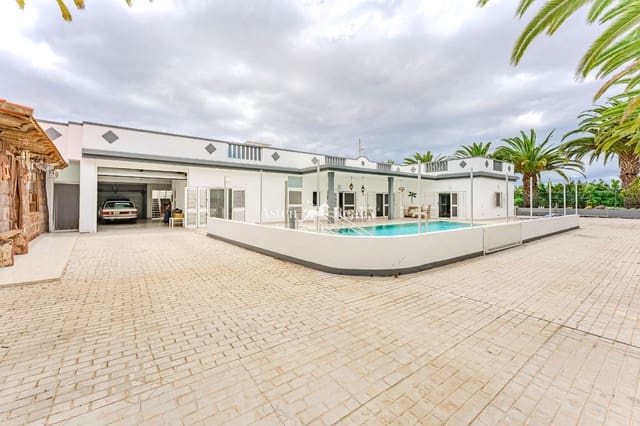 5 bedroom Townhouse for sale in Los Cristianos, Arona with pool garage - € 1,700,000 (Ref: 8940816)