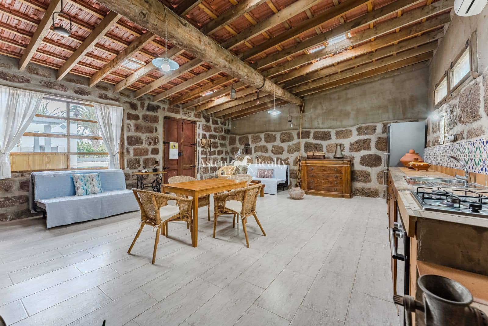 5 bedroom Townhouse for sale in Los Cristianos with pool garage - € 1,700,000 (Ref: 8940816)