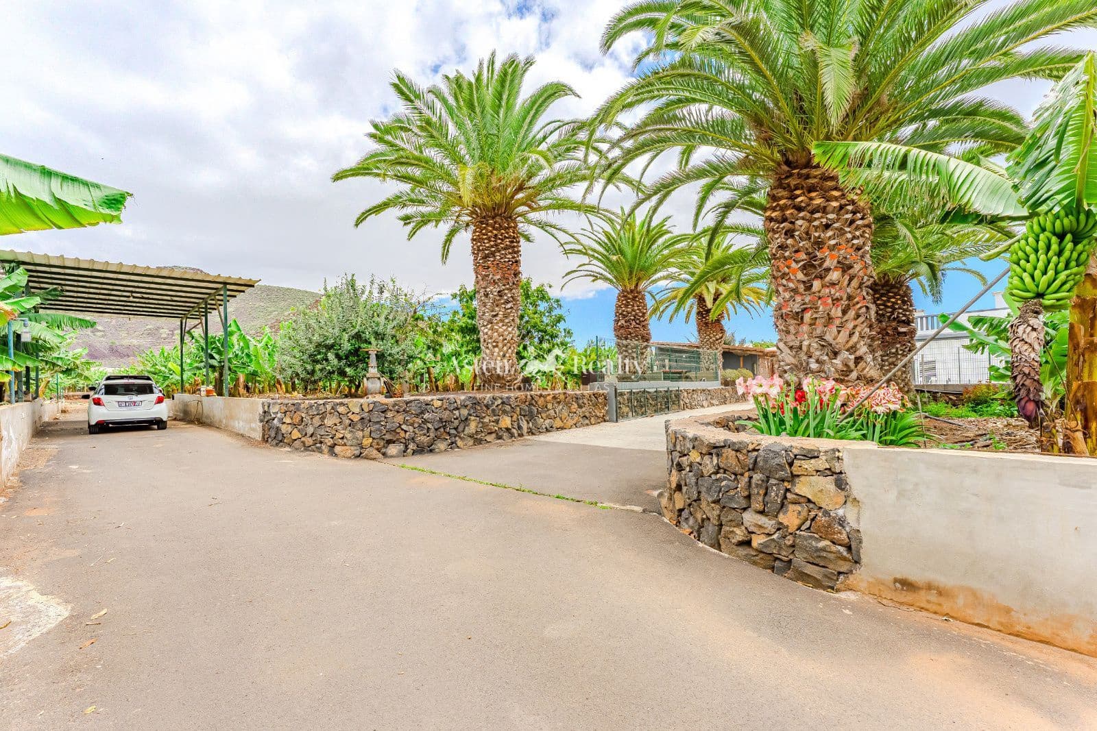 5 bedroom Townhouse for sale in Los Cristianos with pool garage - € 1,700,000 (Ref: 8940816)