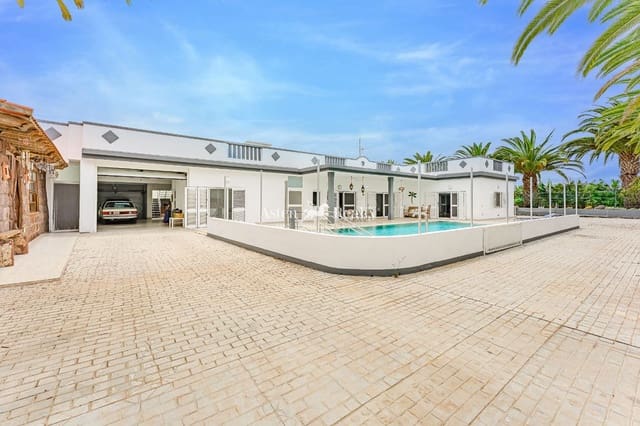 5 bedroom Townhouse for sale in Guaza, Arona with pool garage - € 1,800,000 (Ref: 8940816)