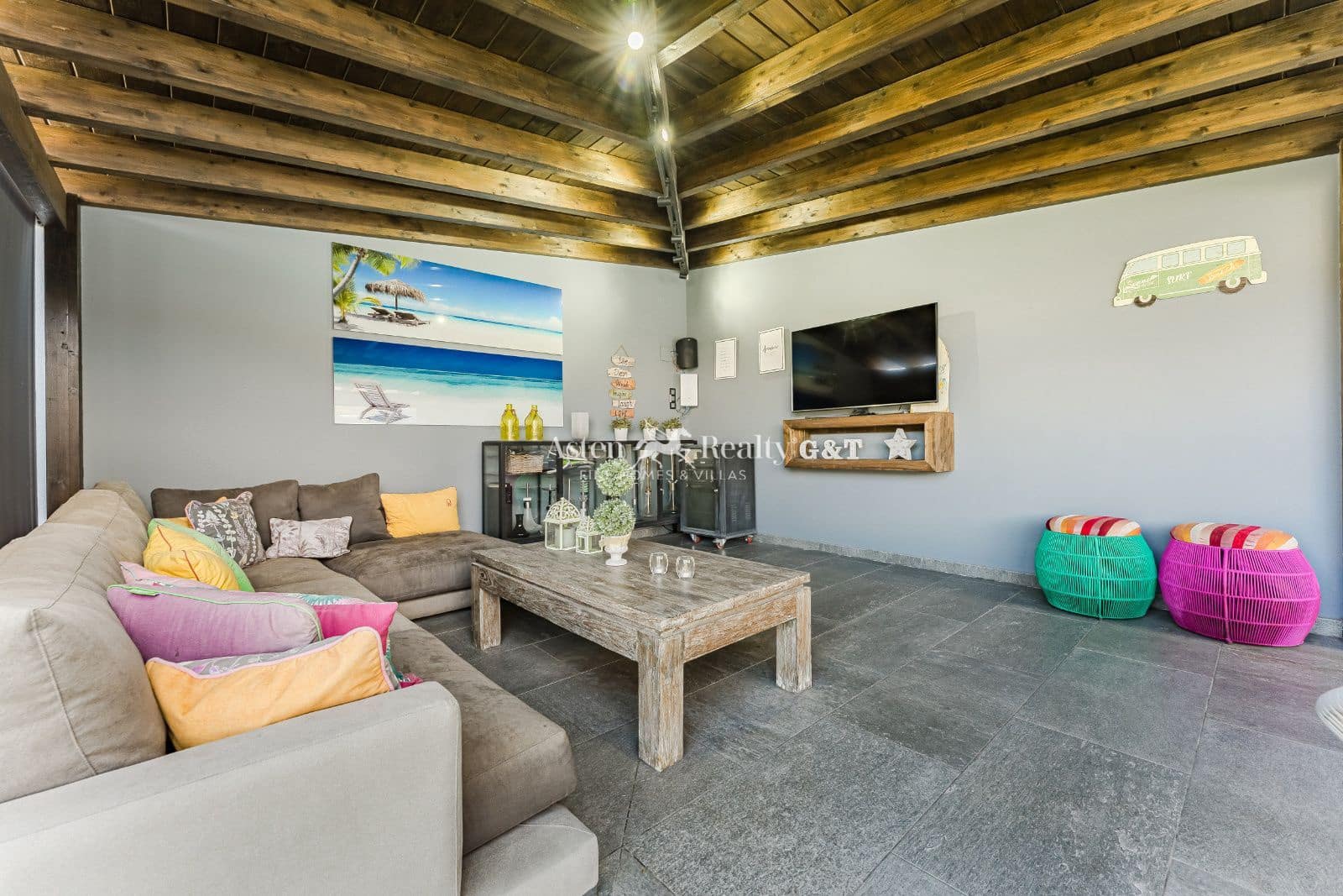 2 soverom Hus til salgs i San Miguel de Abona med svømmebasseng garasje - € 2 100 000 (Ref: 8940817)