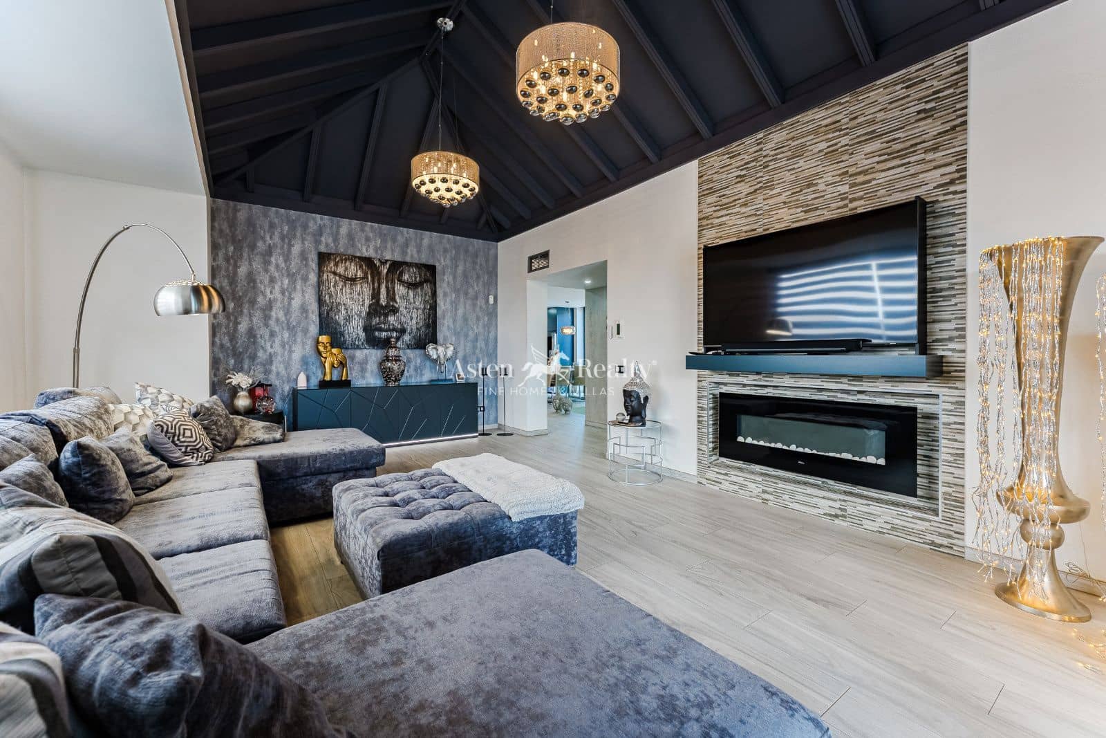 2 soverom Hus til salgs i San Miguel de Abona med svømmebasseng garasje - € 2 100 000 (Ref: 8940817)