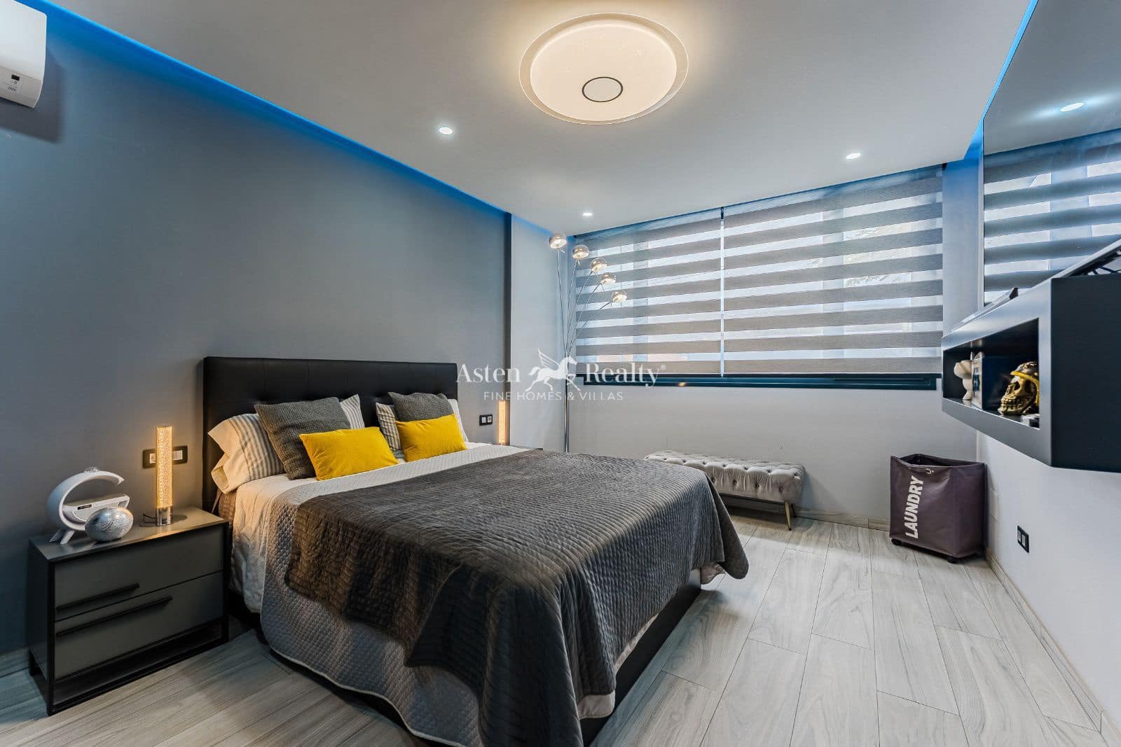 2 soverom Hus til salgs i San Miguel de Abona med svømmebasseng garasje - € 2 100 000 (Ref: 8940817)