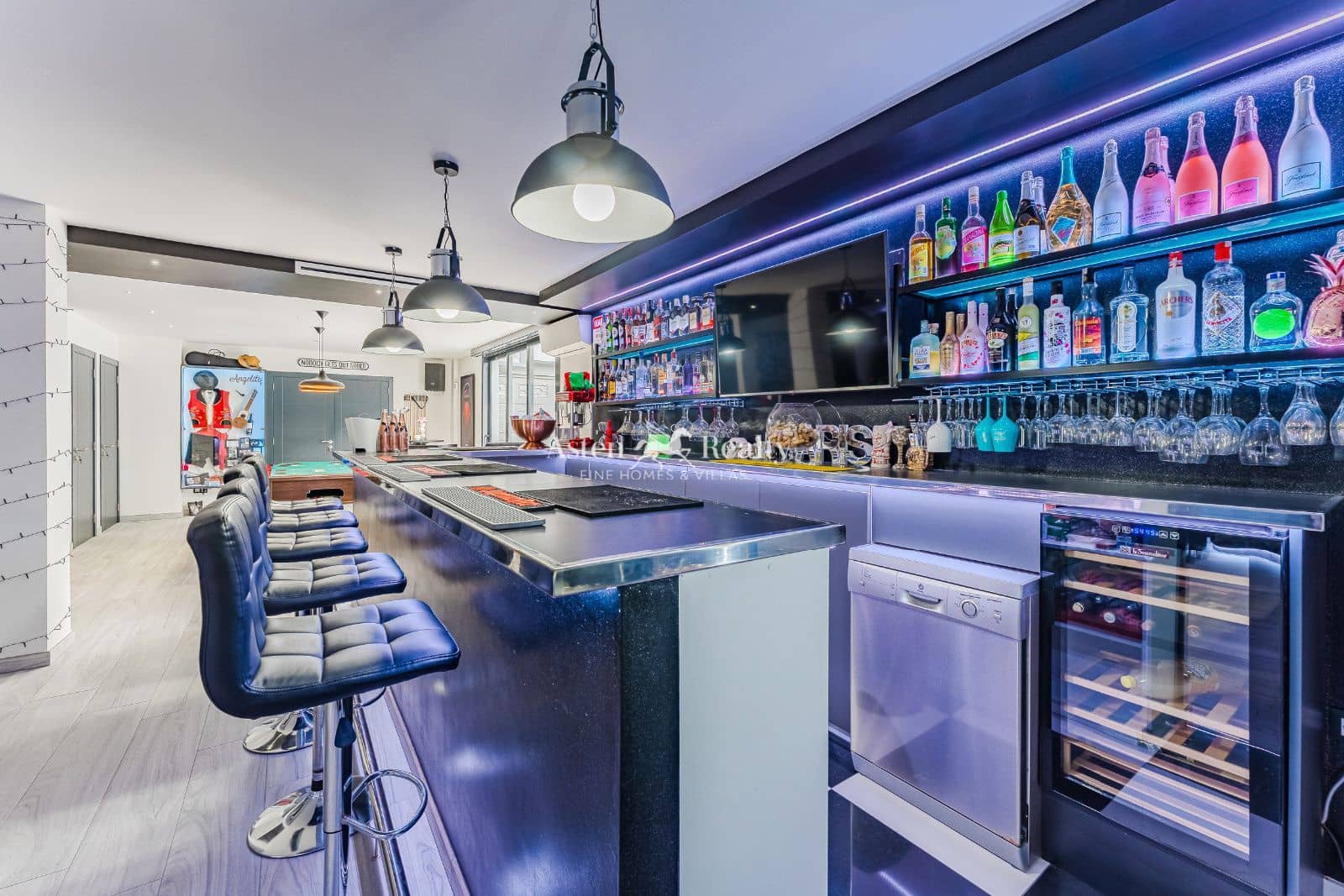 2 soverom Hus til salgs i San Miguel de Abona med svømmebasseng garasje - € 2 100 000 (Ref: 8940817)