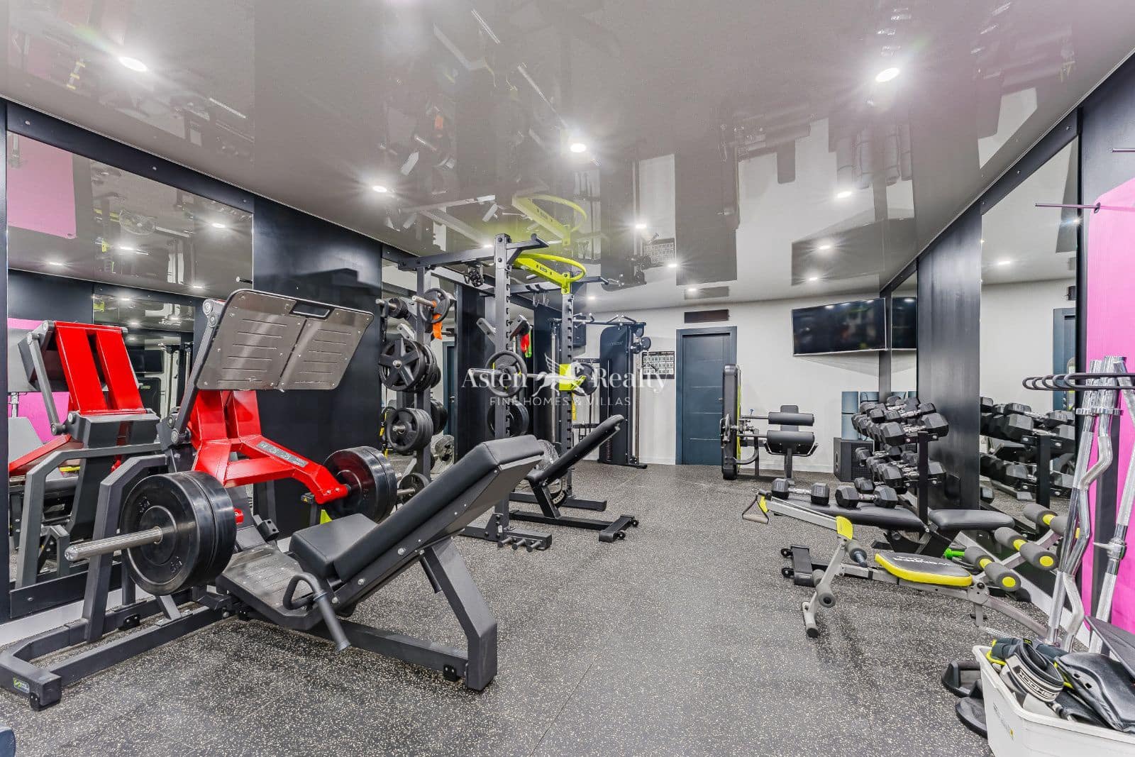 2 soverom Hus til salgs i San Miguel de Abona med svømmebasseng garasje - € 2 100 000 (Ref: 8940817)